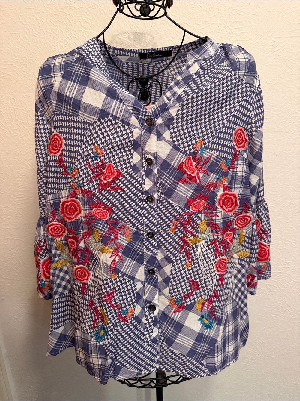 💙💙💙BOGOHO💙💙💙Calessa Blue Plaid Button-Front Shirt with Red Floral Embroidery-XL